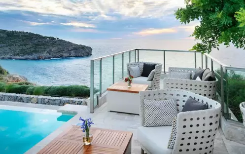 Jumeirah Port Soller Hotel & Spa-Infinity Pool Bar_5294 Jumeirah Port Soller Hotel & Spa-Infinity Pool Bar_5294